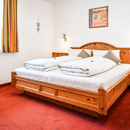 Andrea הולצגאו